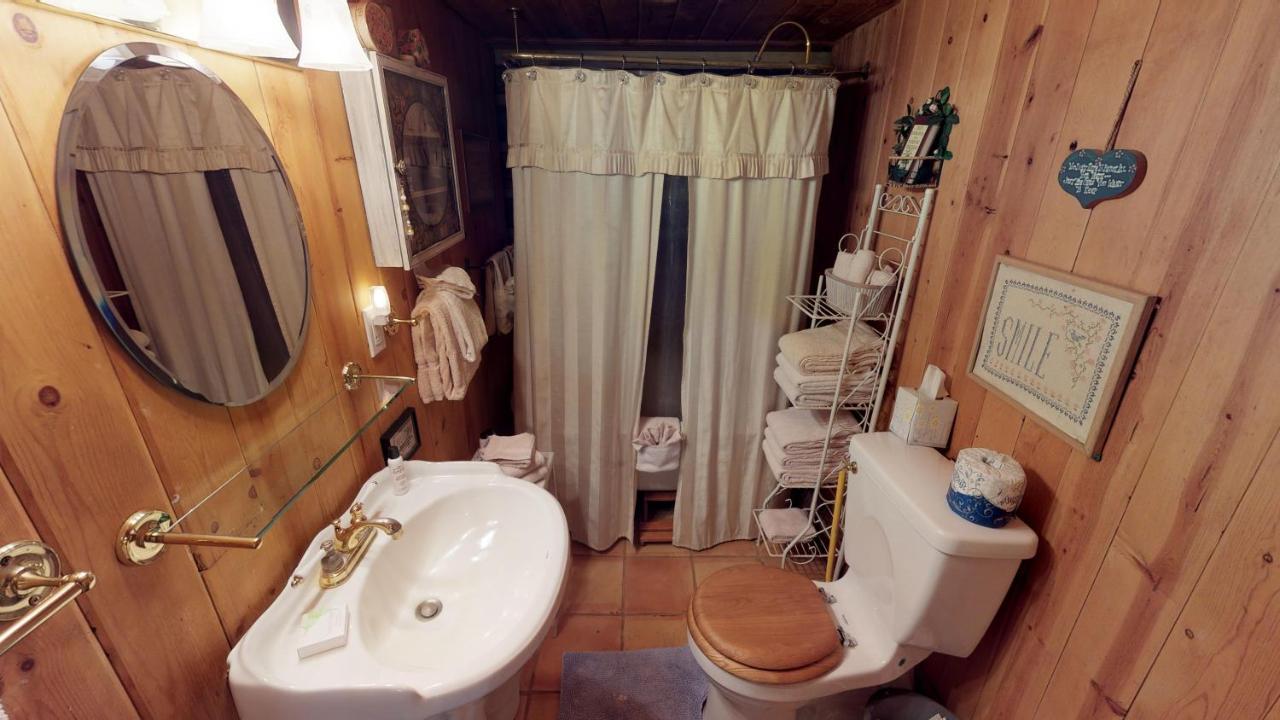 Cabin By The Creek With High Speed Wifi Red River Exterior foto